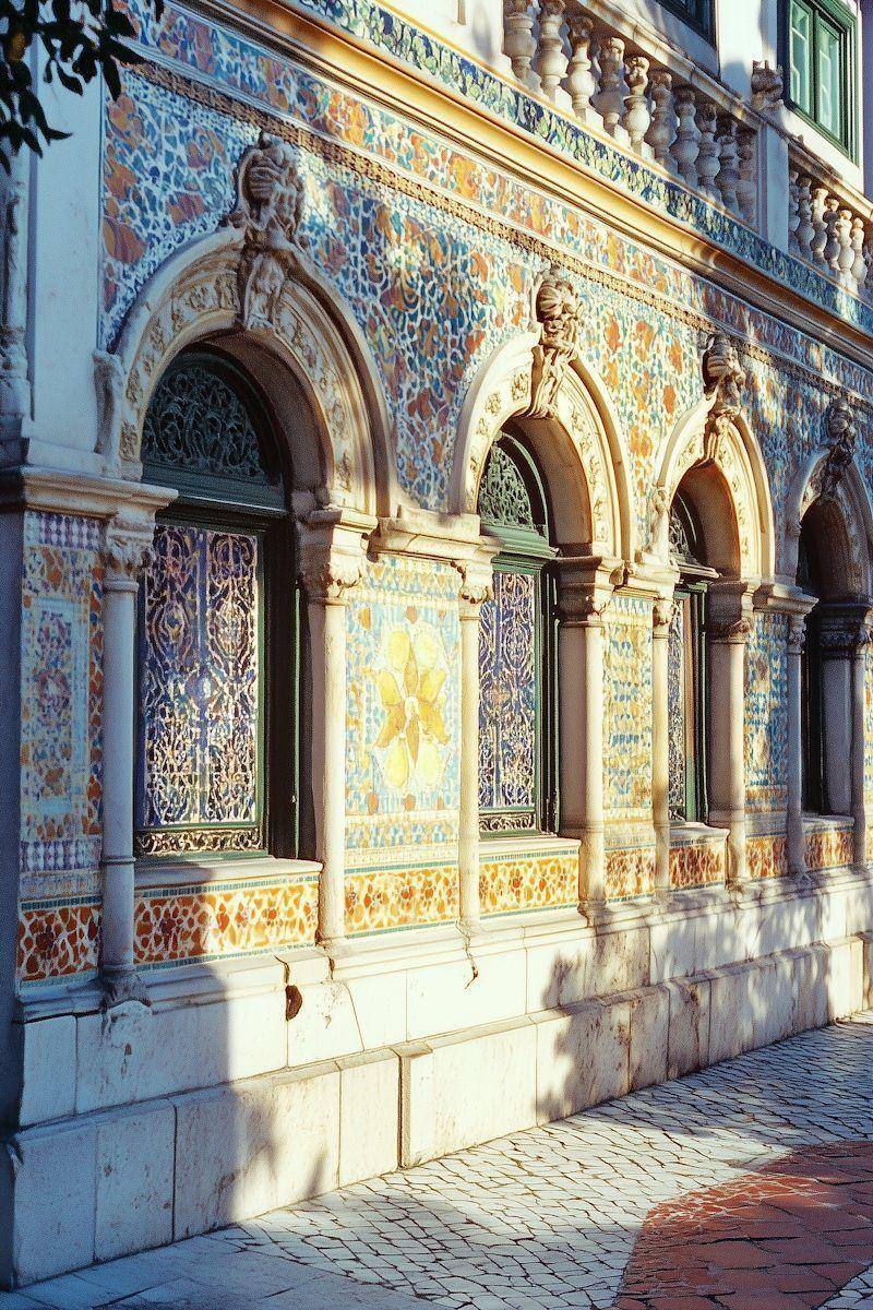Arcades d'azulejos ouvragées, Lisbonne